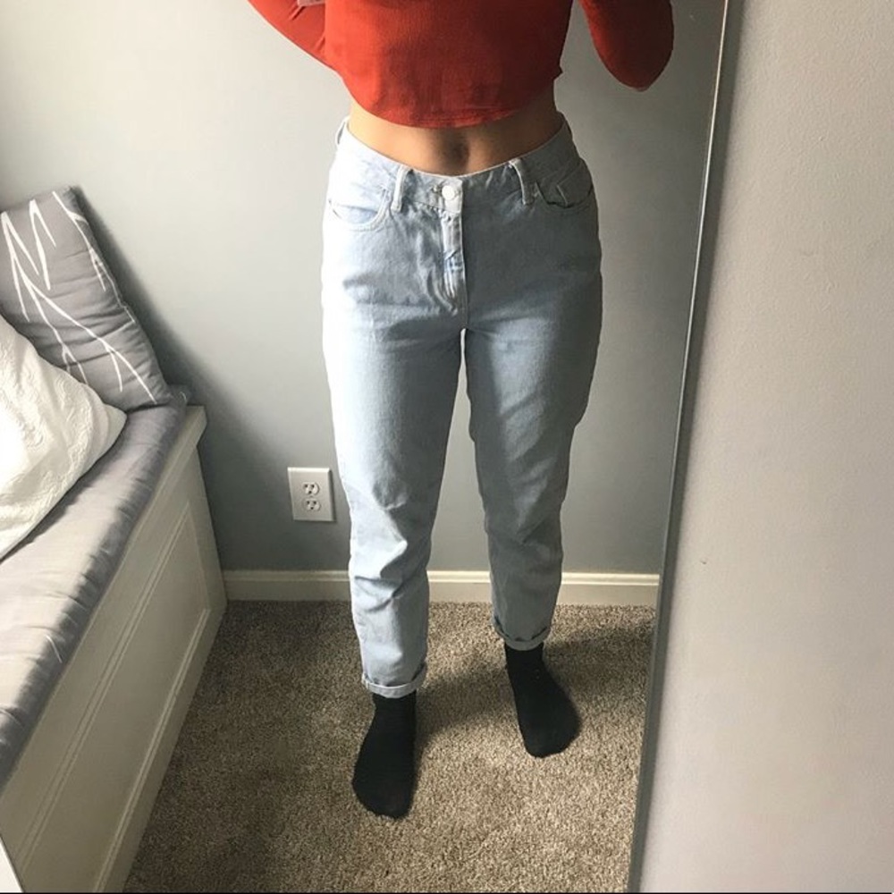 Forever 21 Lightwash Boyfriend Jeans